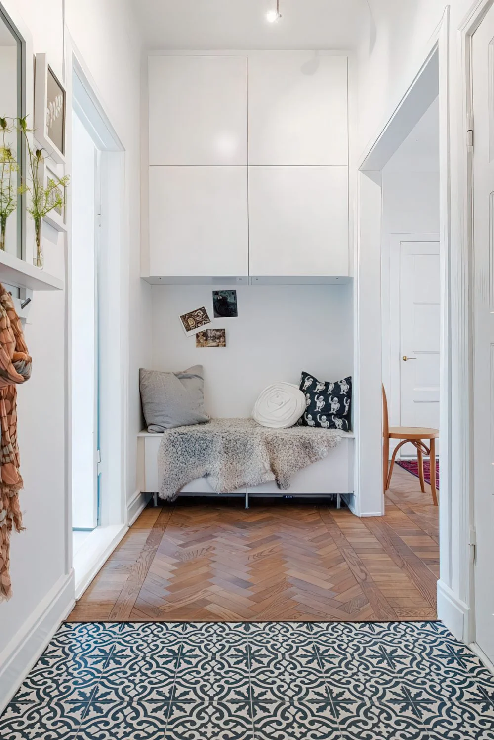 Nişi doldurmak için yaratıcı IKEA Besta çözümü.