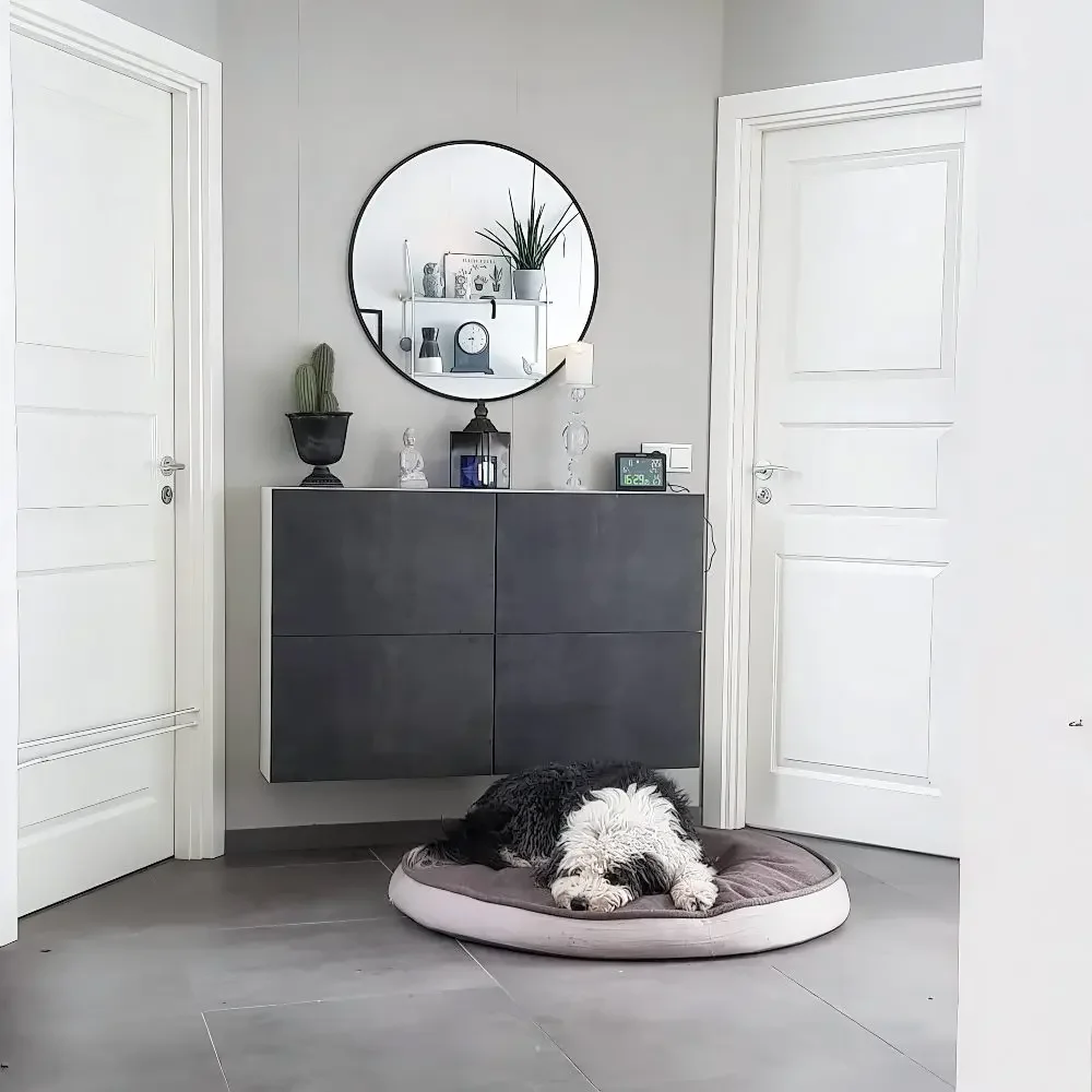Beton kapaklar bu giriş ünitesine son derece modern bir görünüm kazandırıyor.