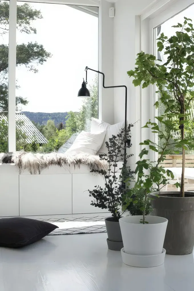 IKEA Besta ünitesi, günlük yatak olarak kullanılmış.