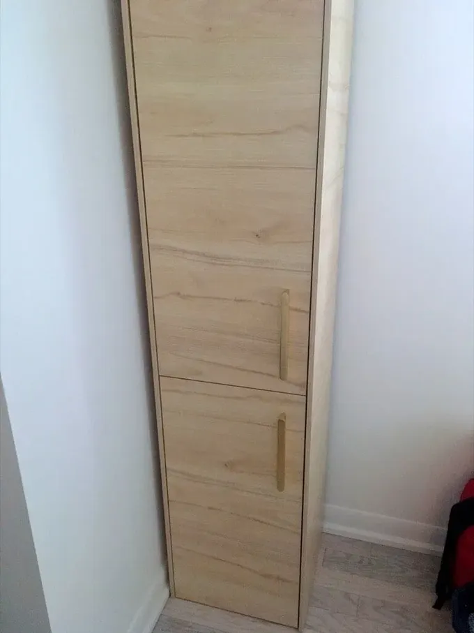 Açık renkli bu mobilyayı evinizin herhangi bir odası için kolayca kendiniz yapabilirsiniz, küçük köşelere çok uyum sağlar.