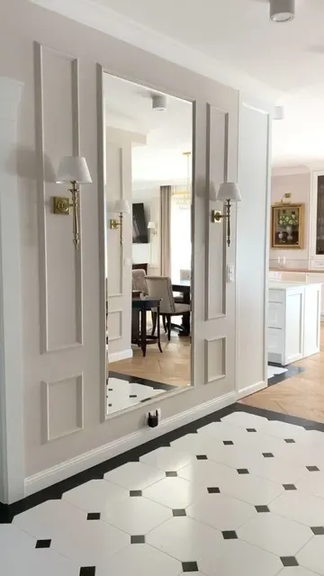 Penceresiz alanlar için bu büyüklükte duvar aynası güzel bir çözüm olacak.