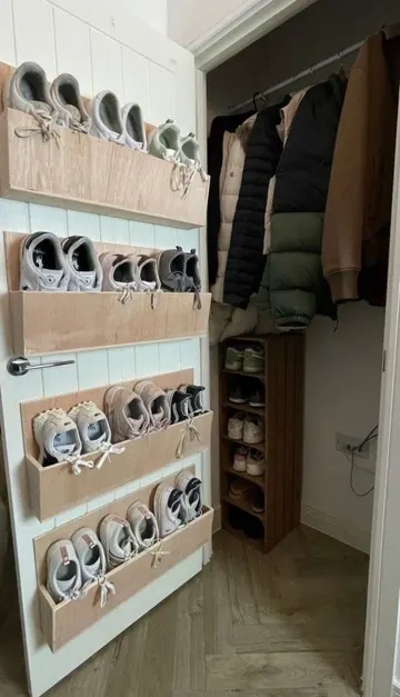 Kontrplak ayakkabı tutucular spor ayakkabılar ve sandaletler için ideal.