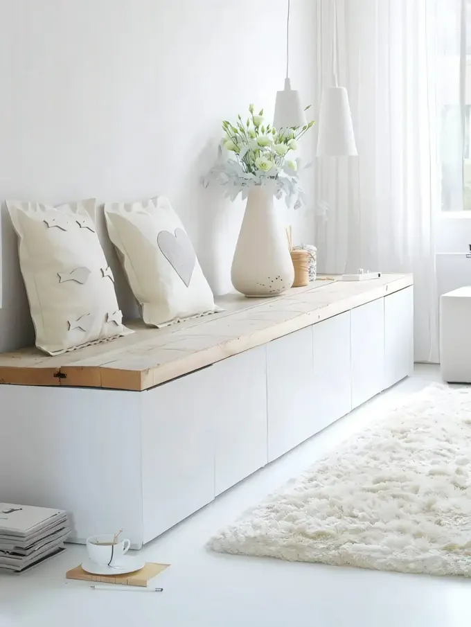 IKEA Besta, kanepe olarak kullanılmış.