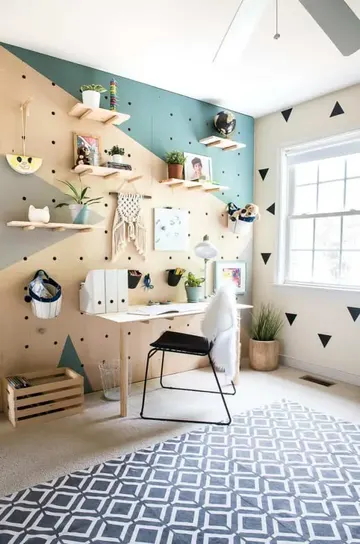 Pegboard'unuza renk blok efekti ekleyerek dikkat çekin.